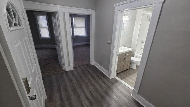 Building Photo - "Two story 3-Bedroom Upper Duplex on Denison Ave"