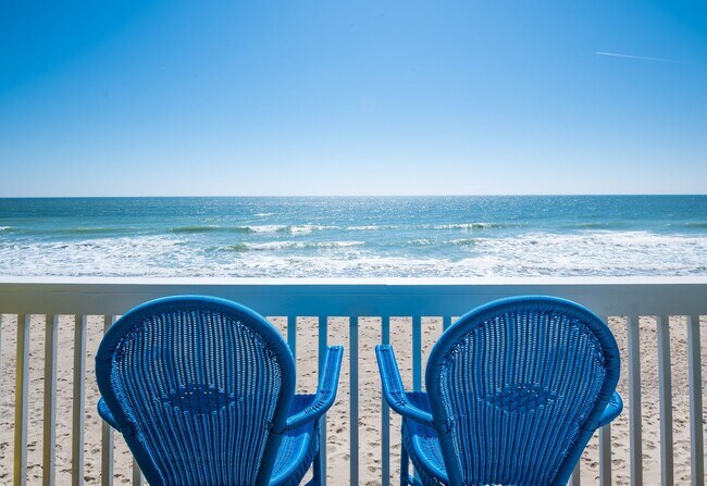 Building Photo - PERFECT FURNISHED RENTAL FOR A WINTER AT THE BEACH