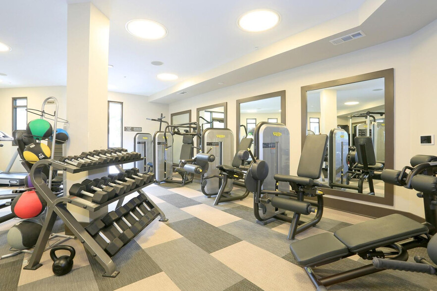 Building Photo - 150 S Taaffe St