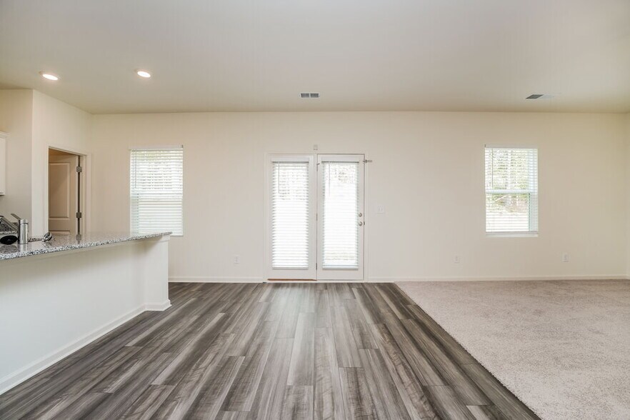 Building Photo - 7403 Cranleigh St