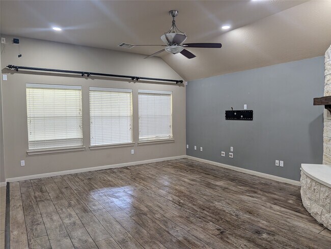 Building Photo - 14915 Bronze Finch Dr