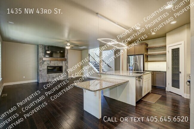 Building Photo - 1435 NW 43rd St
