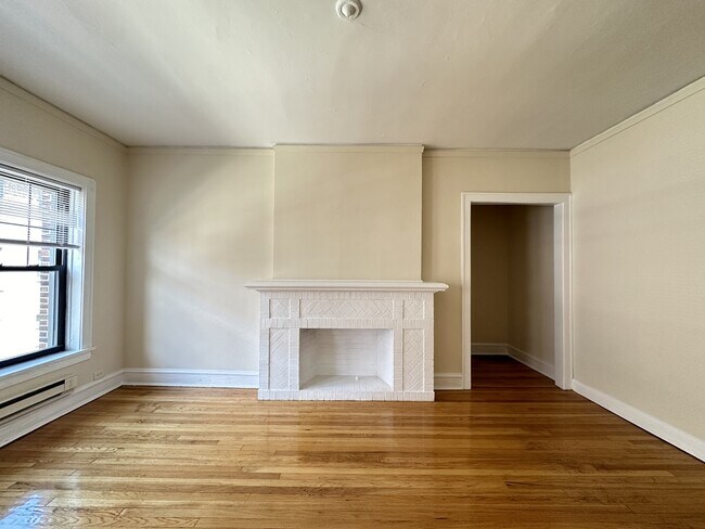 Building Photo - 1312 Oak Ave