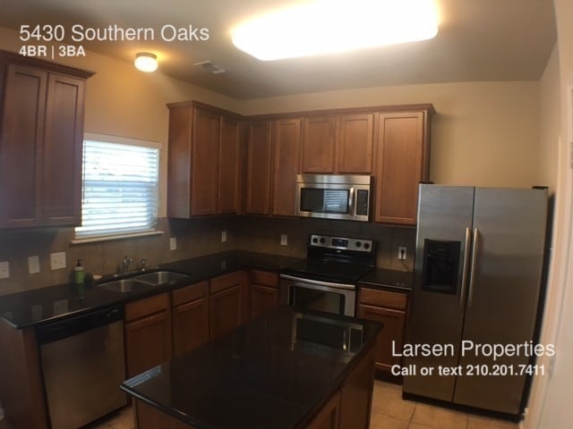 Building Photo - 5430 Southern Oaks