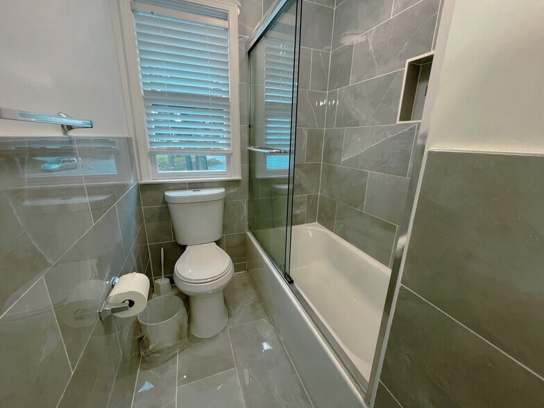 Full Path Room - 330 Fountainmist Trail