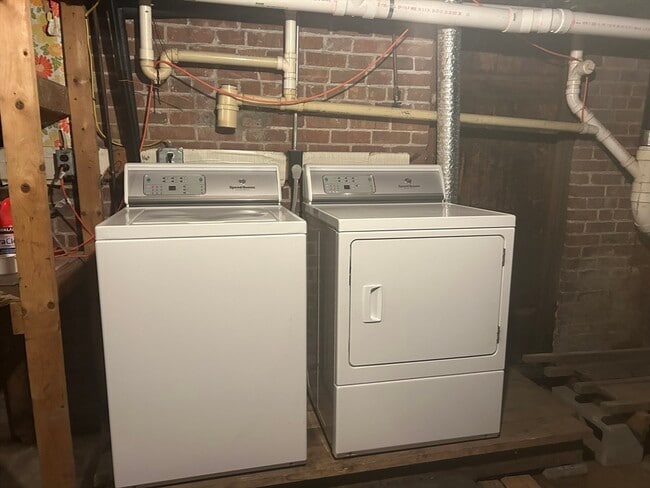 Building Photo - 30 Goldsmith St