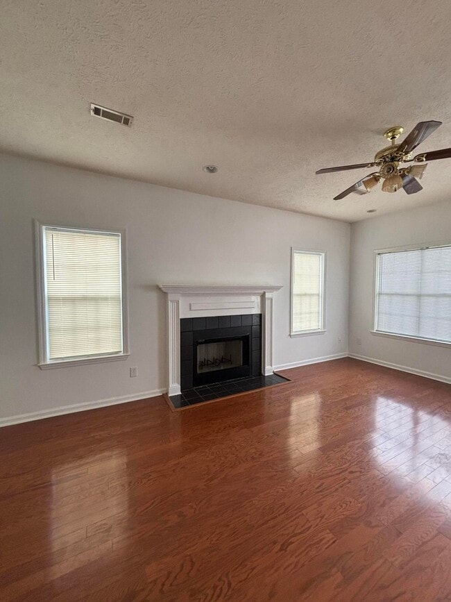 Building Photo - 181 Shelby Dr