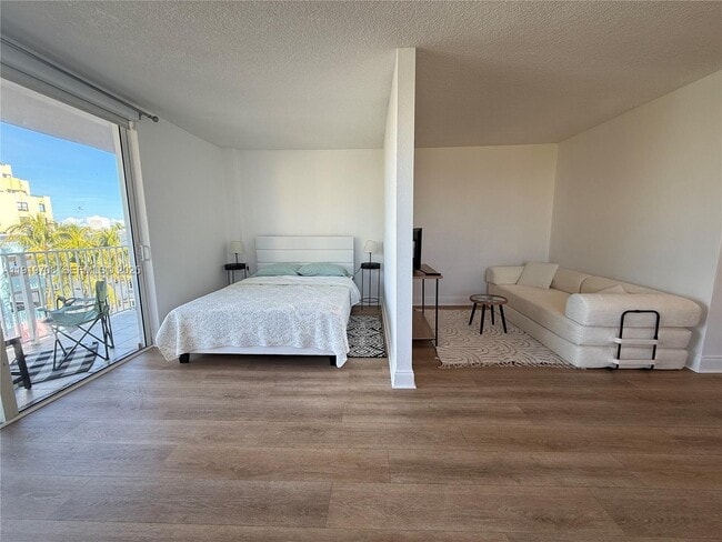 Building Photo - 1255 Collins Ave