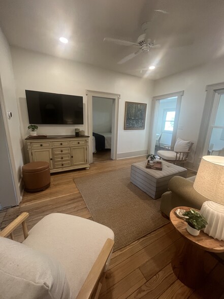 Building Photo - 406 W Front St