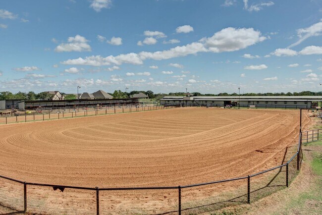 Building Photo - College Station home with stalls and arena on site!