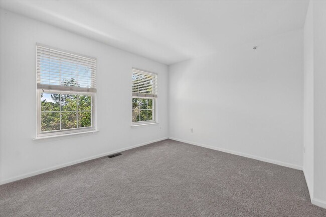 Building Photo - 39763 Rockcrest Cir