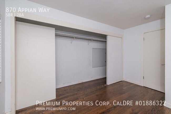 Building Photo - 870 Appian Way