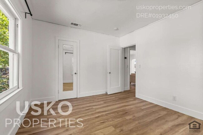 Building Photo - "Charming 4-Bed Retreat in the Heart of Sacramento - 1407 Sq Ft of Comfort!"