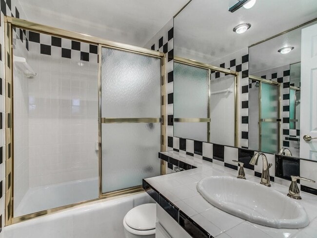 Building Photo - 3883 Turtle Creek Blvd