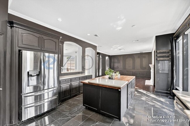 Building Photo - 4633 San Marcos Way