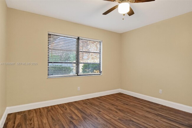 Building Photo - 525 SE Brookside Terrace