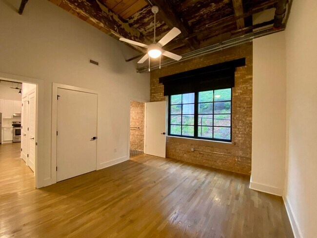 Interior Photo - Lofts At Abrams Fixtures