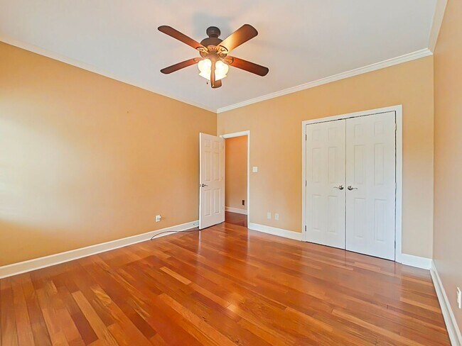 Building Photo - Lovely three bedroom home in Jones Creek!
