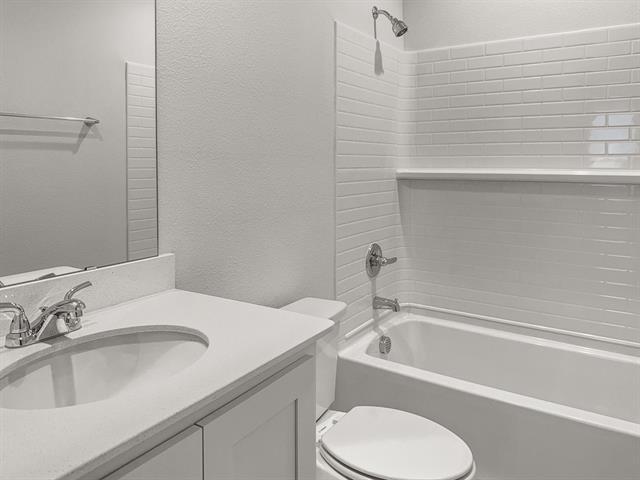 Building Photo - 1908 Iris Rd