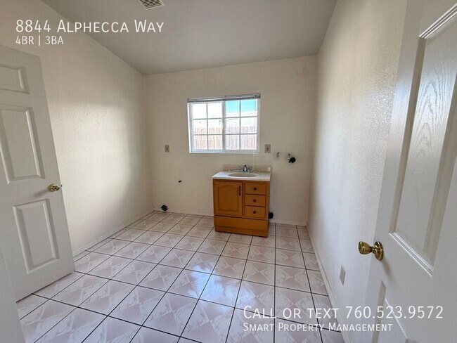 Building Photo - 8844 Alphecca Way