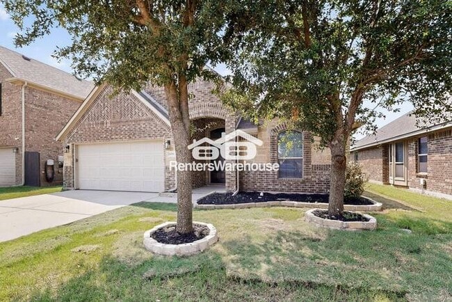 Building Photo - Great Location and Fully Refreshed Move In...