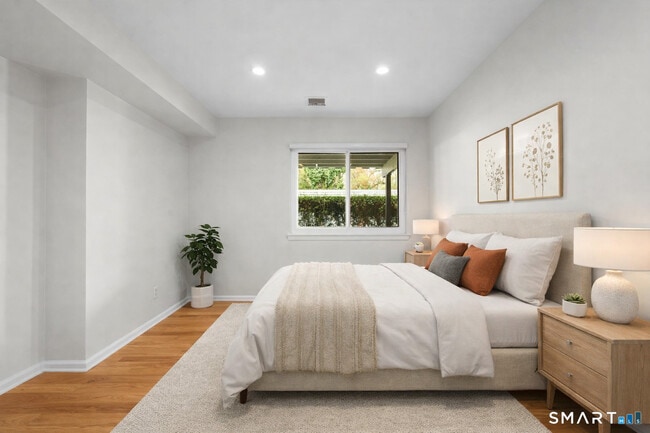 Building Photo - 132 Southport Woods Drive