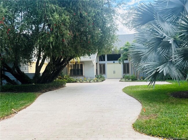 Building Photo - 8 Kingston Ct