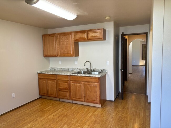 Building Photo - 3233 Jeri Dr NE