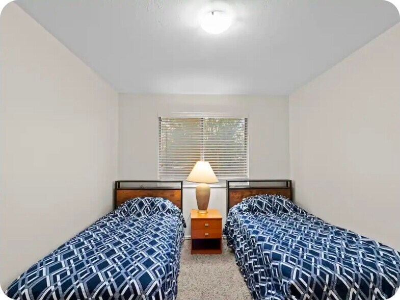 Building Photo - 4702 S Cathay Cir