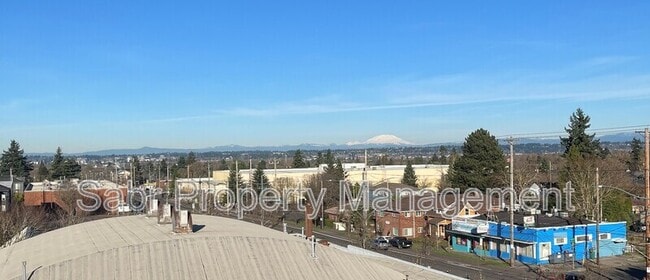 Building Photo - 1520 N Bryant St