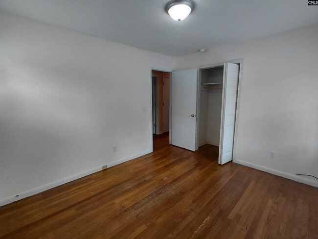 Building Photo - 224 Hickory Ridge Dr