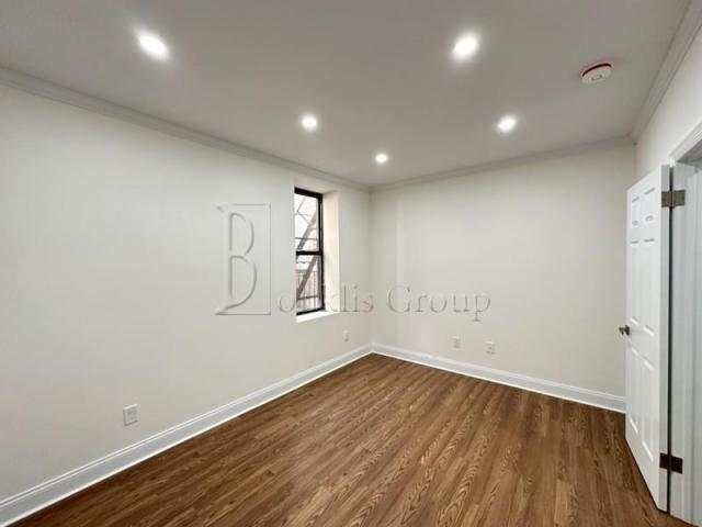 Building Photo - 1 bedroom in ASTORIA NY 11103