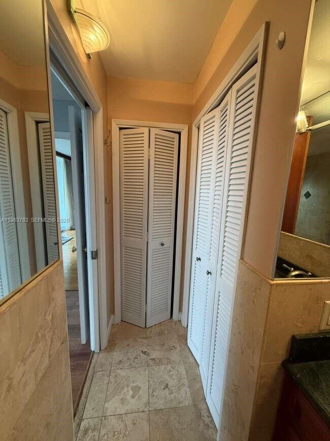 Building Photo - 2691 S Course Dr