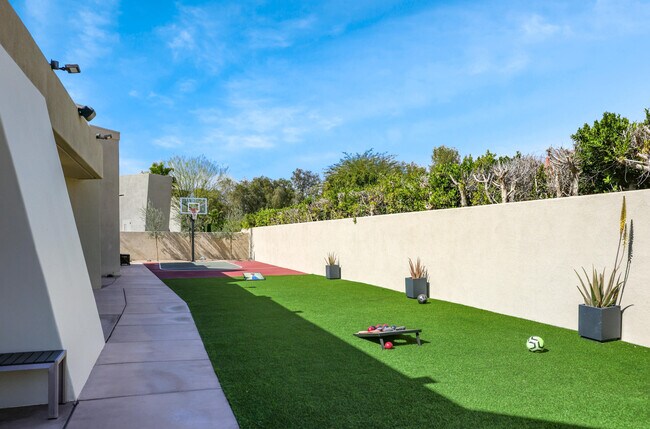 Building Photo - 1 Seclude Ct