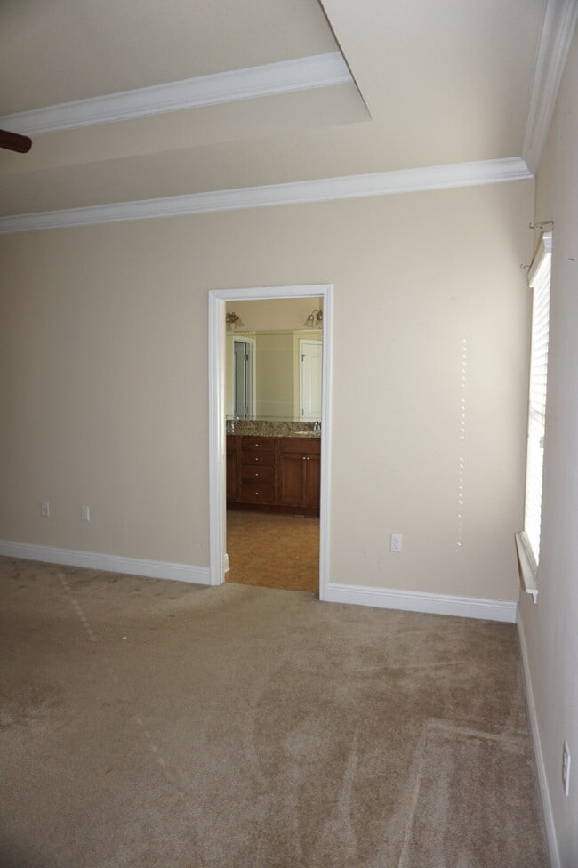 Building Photo - Crestview: 4 Bedrooms in Liberty Oaks