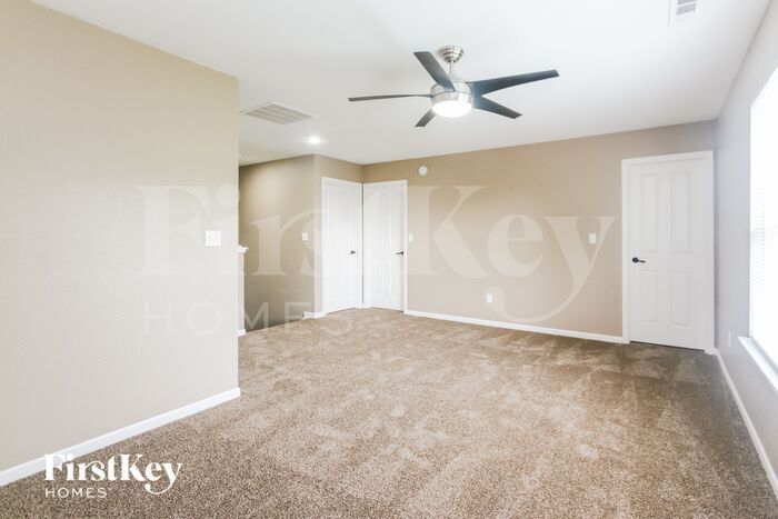 Building Photo - 7156 Bracken Ln