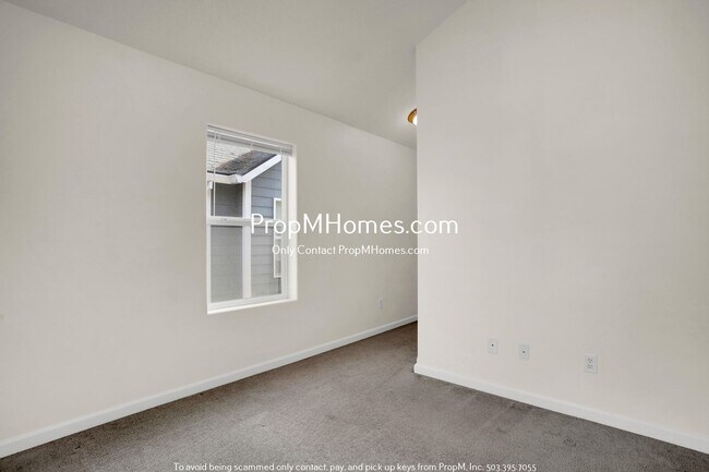 Building Photo - Cozy Three Bedroom Home in SE - New Photos!