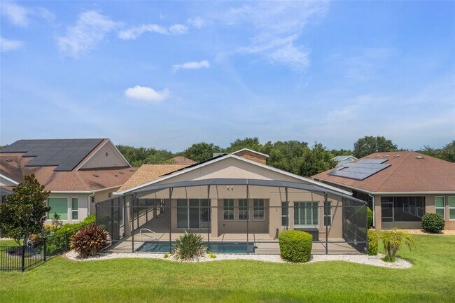 Building Photo - 290 Silver Maple Rd