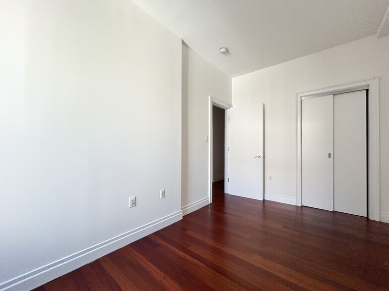 Building Photo - 611 W 137th St