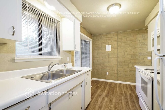 Building Photo - 14719 104th Ave E