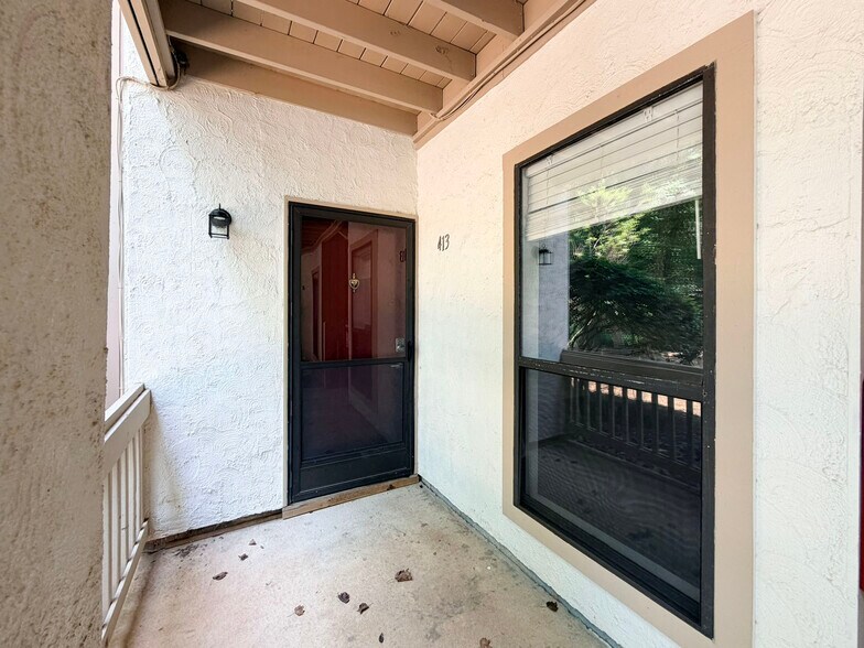 Building Photo - 413 New Kent Pl