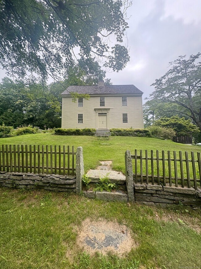Primary Photo - 2 Porges Rd