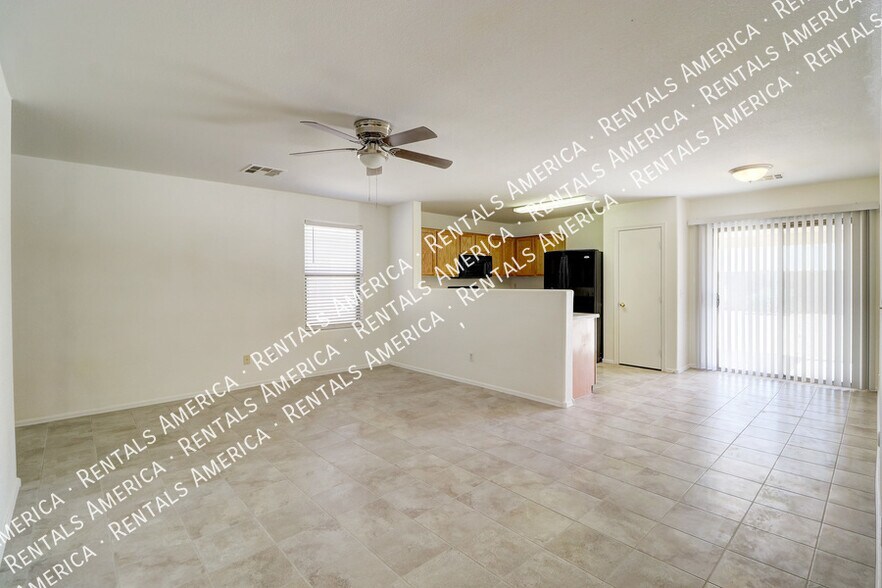 Building Photo - 6003 E Sunrise Cir