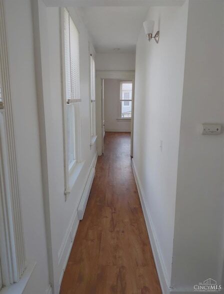 Building Photo - 15 Bertus St