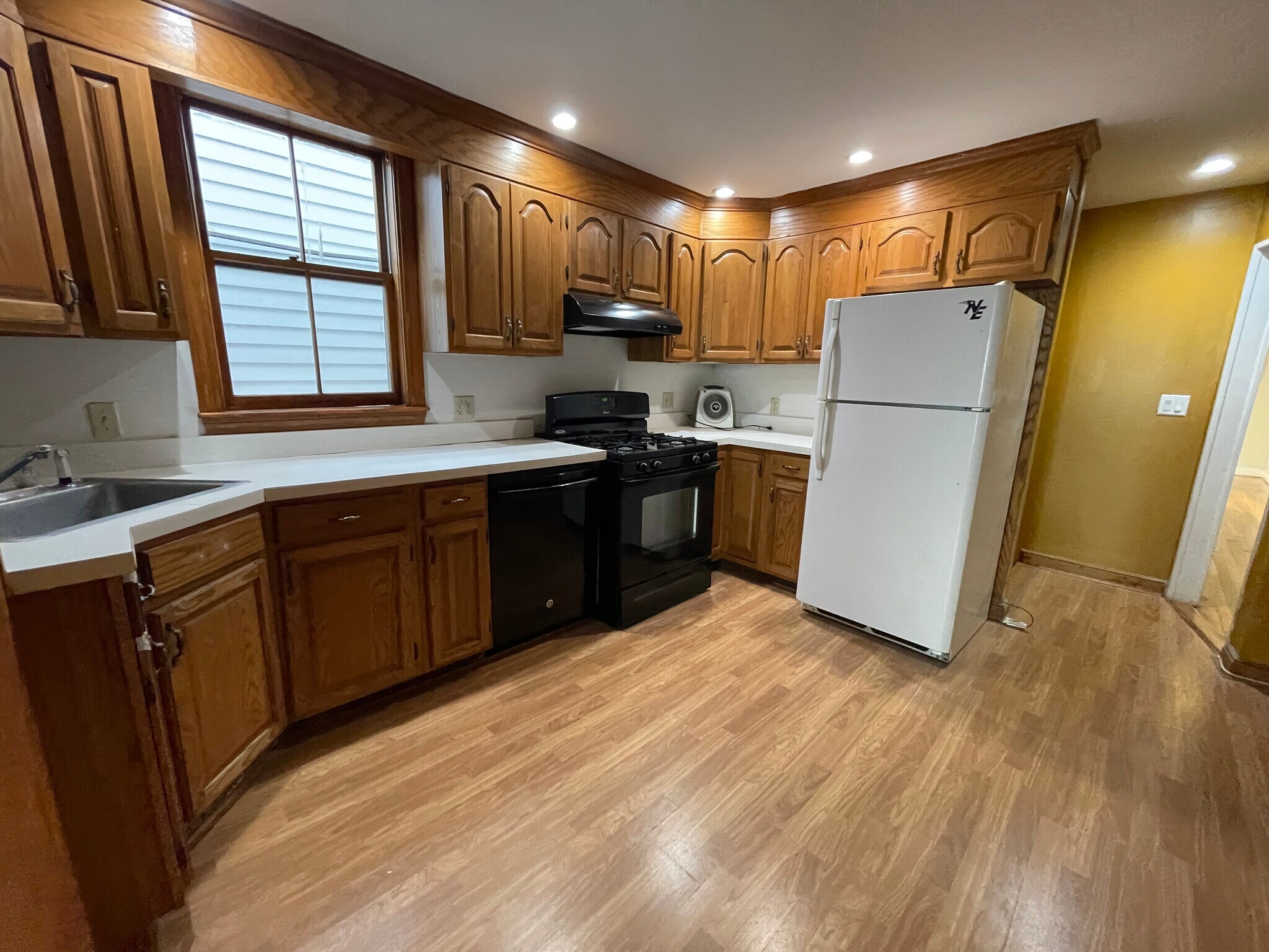 Building Photo - 338 K St