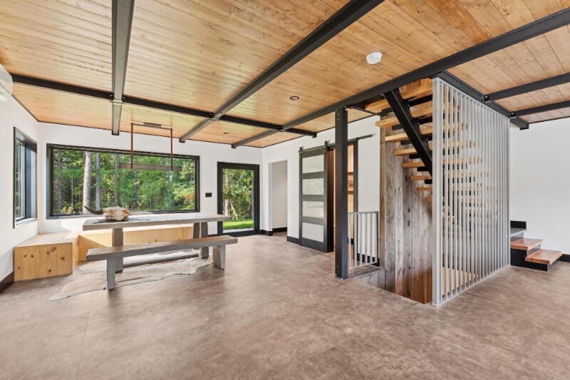 Building Photo - 172 E Many Lakes Dr