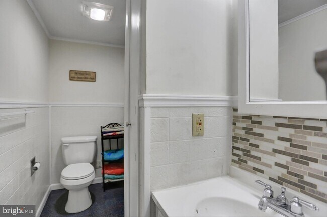 Building Photo - 24414 Graham Ave