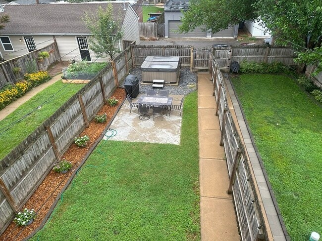 Building Photo - Wonderful 3bedroom 2 Bath Townhome In South City