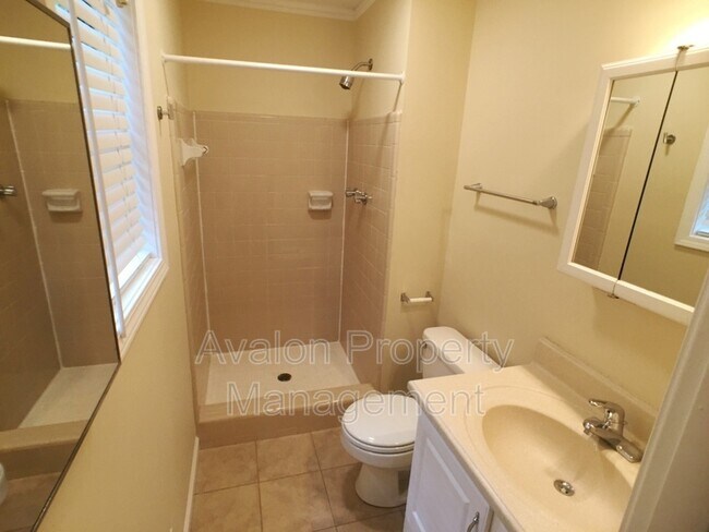 Building Photo - 5040 Woodland Dr NW