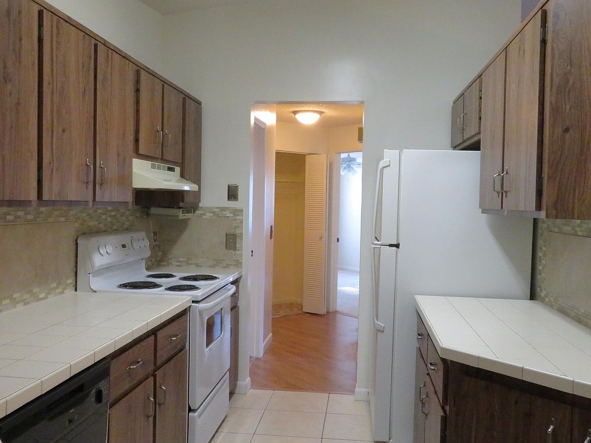 Building Photo - 1355 Pace Dr NW